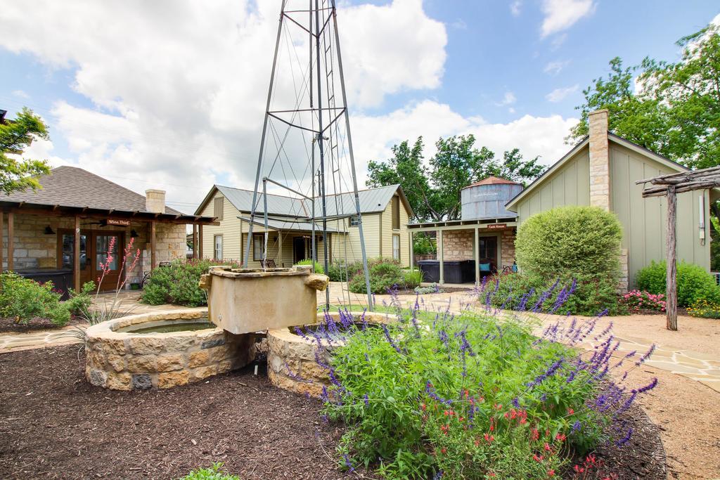 Wine Country Cottages On Main Fredericksburg Ngoại thất bức ảnh