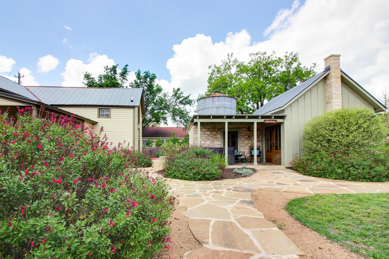 Wine Country Cottages On Main Fredericksburg Phòng bức ảnh